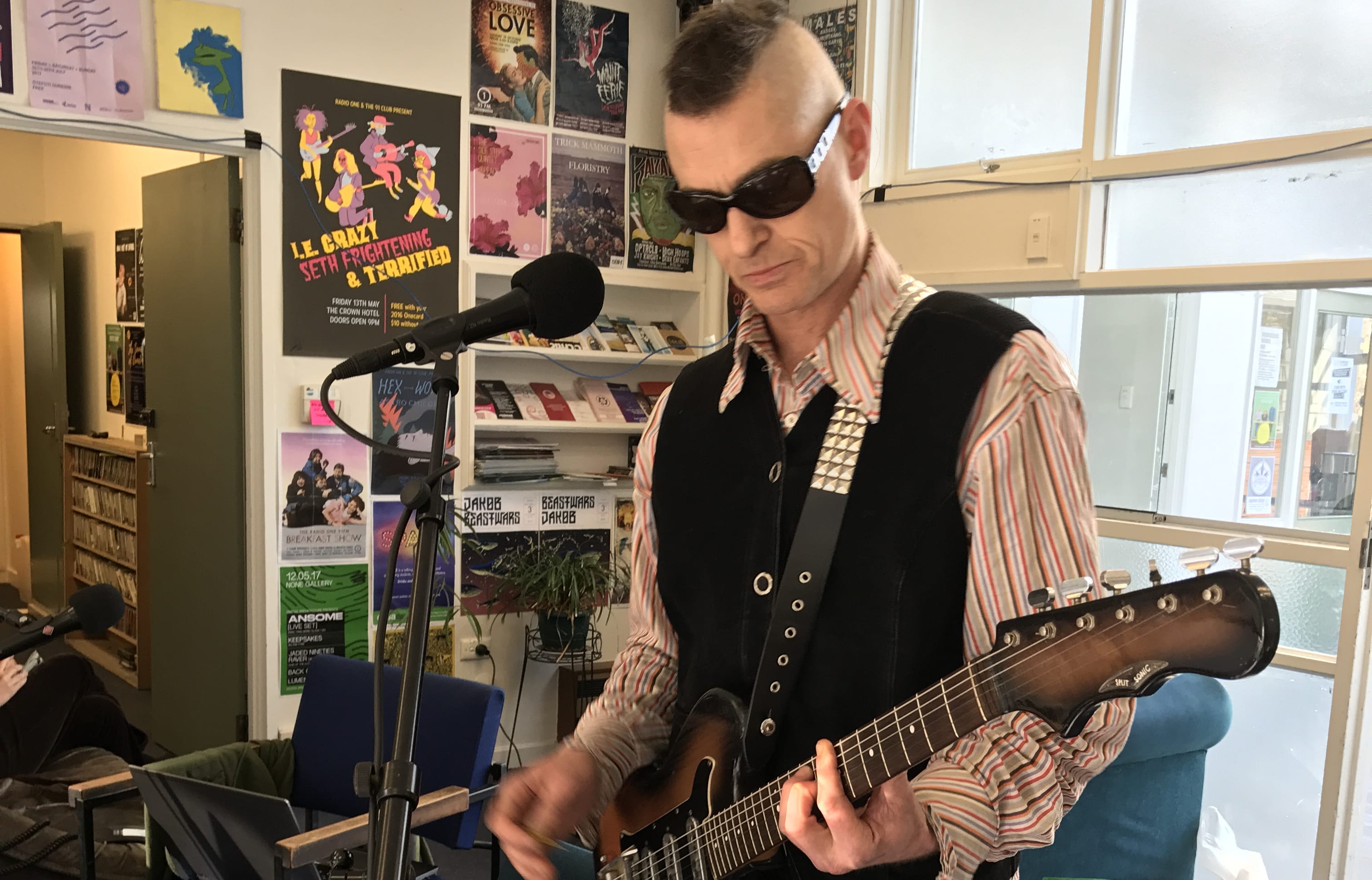 Chris Heazlewood of King Loser playing live at Radio One Dunedin