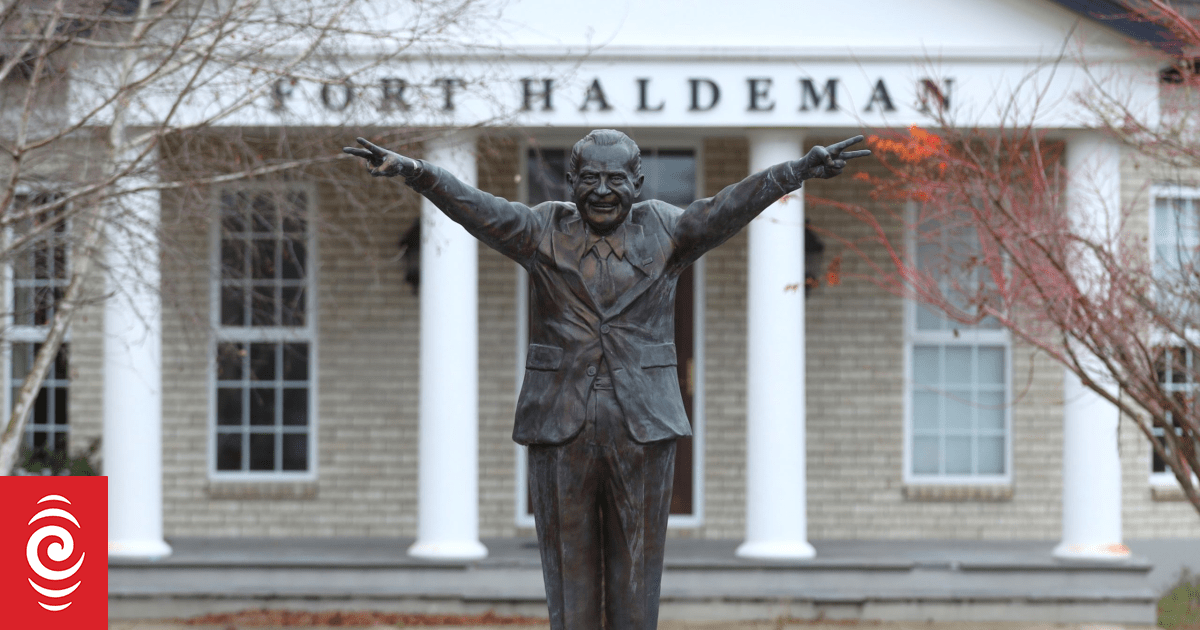 Is this the end for New Zealand's Richard Nixon statue?