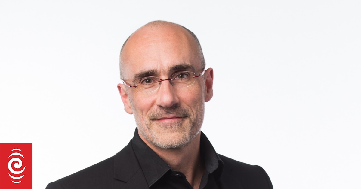 arthur-c-brooks-how-to-build-a-happy-life-rnz