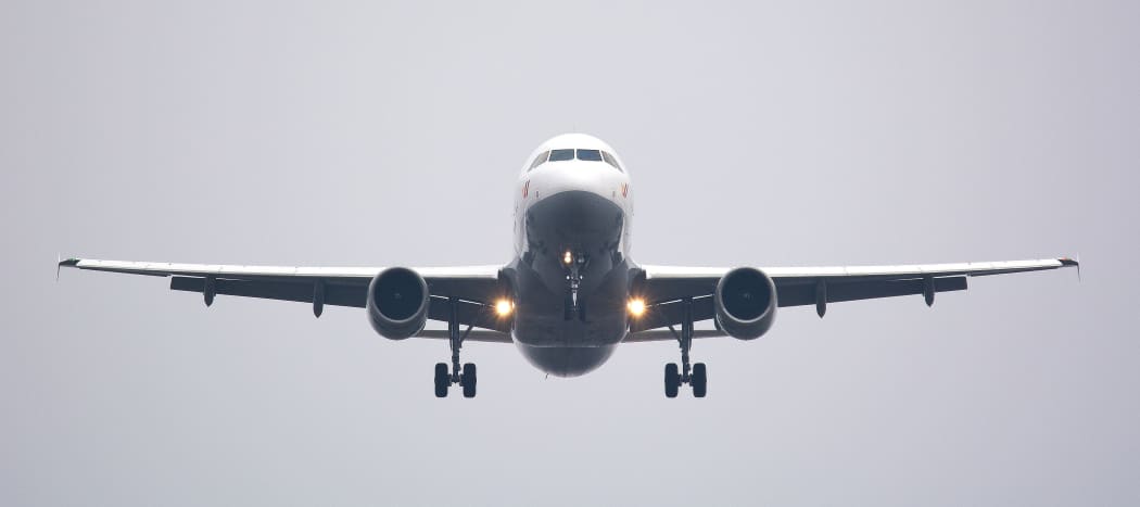 plane landing
