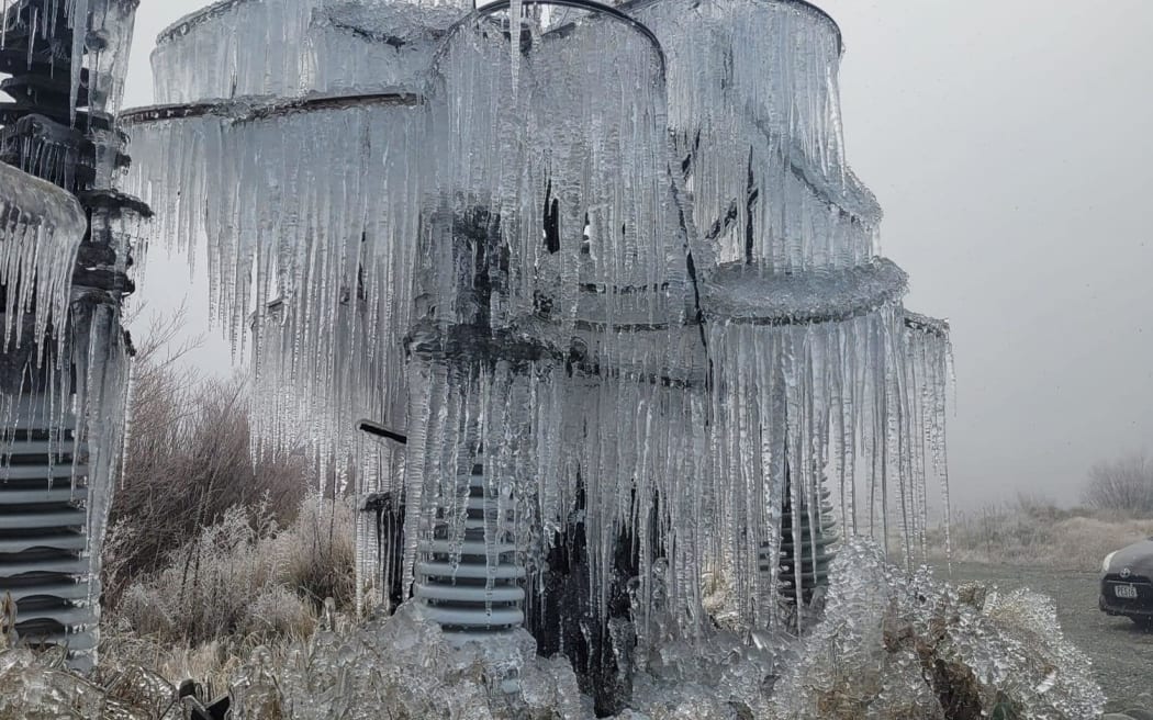 Icicles form at Hot Tubs Omarama.