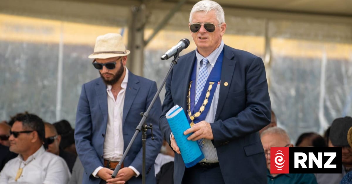Water reforms repeal could leave some councils out in the cold – mayor ...