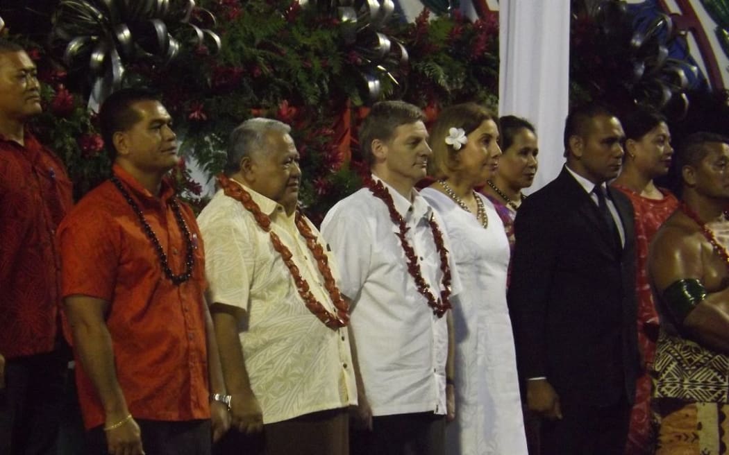 New Zealand PM Bill English and his wife, Mary, standing next to Samoa's Prime Minister Tuilaepa Sailele.Malielegaoi