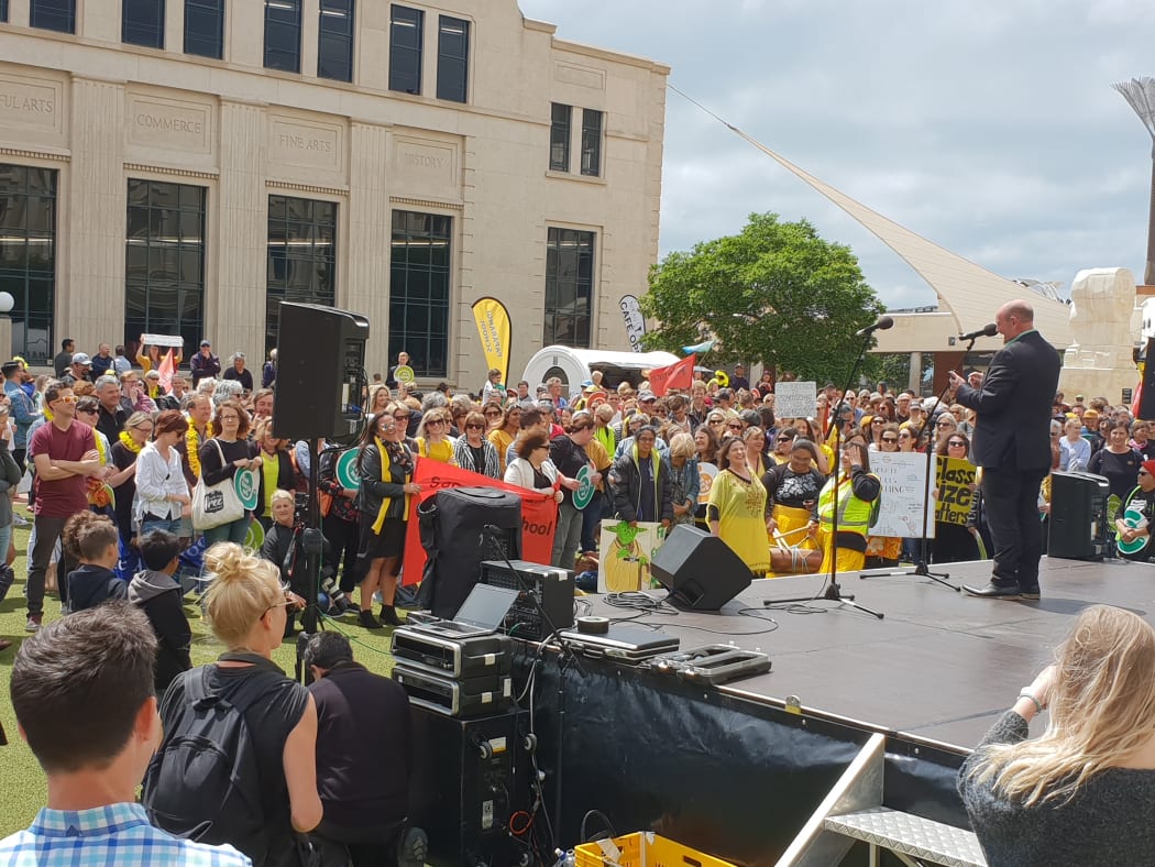 Primary teachers and principals in Wellington hold a rally on the last day of a week of strike action around the country.