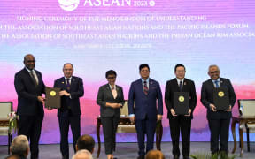 The Secretary-General of ASEAN Dr Kao Kim Hourn and the Deputy Secretary General of the Pacific Islands Forum (PIF) Esala Nayasi signed a Memorandum of Understanding (MoU) between ASEAN and the PIF at the ASEAN Secretariat this afternoon. The MoU paves the way for potential cooperation between ASEAN and PIF in areas of common interest