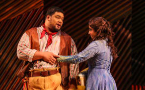 Pene Pati & Amina Edres in The Elixir of Love