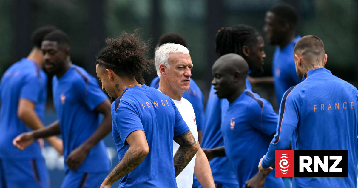 France don't want 'chocolate-medal' match but team want to deliver for departing coach