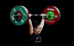 Phillipa Patterson of New Zealand competes in the Women's 53kg Final. Gold Coast 2018 Commonwealth Games, Weightlifting, Gold Coast, Australia. 6 April 2018 © Copyright Photo: Anthony Au-Yeung / www.photosport.nz