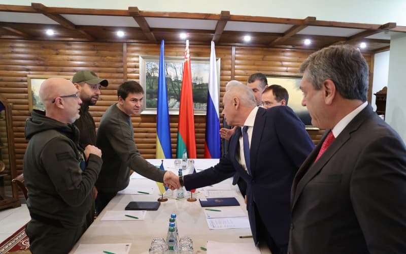 Ukraine demands ceasefire, humanitarian corridors at talks with ...