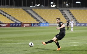 Chris Wood scores for New Zealand All Whites.