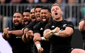 DUNEDIN, NEW ZEALAND - AUGUST 05: New Zealand perform the haka during The Rugby Championship & Bledisloe Cup match between the New Zealand All Blacks and the Australia Wallabies at Forsyth Barr Stadium on August 05, 2023 in Dunedin, New Zealand. (Photo by Joe Allison/Getty Images)