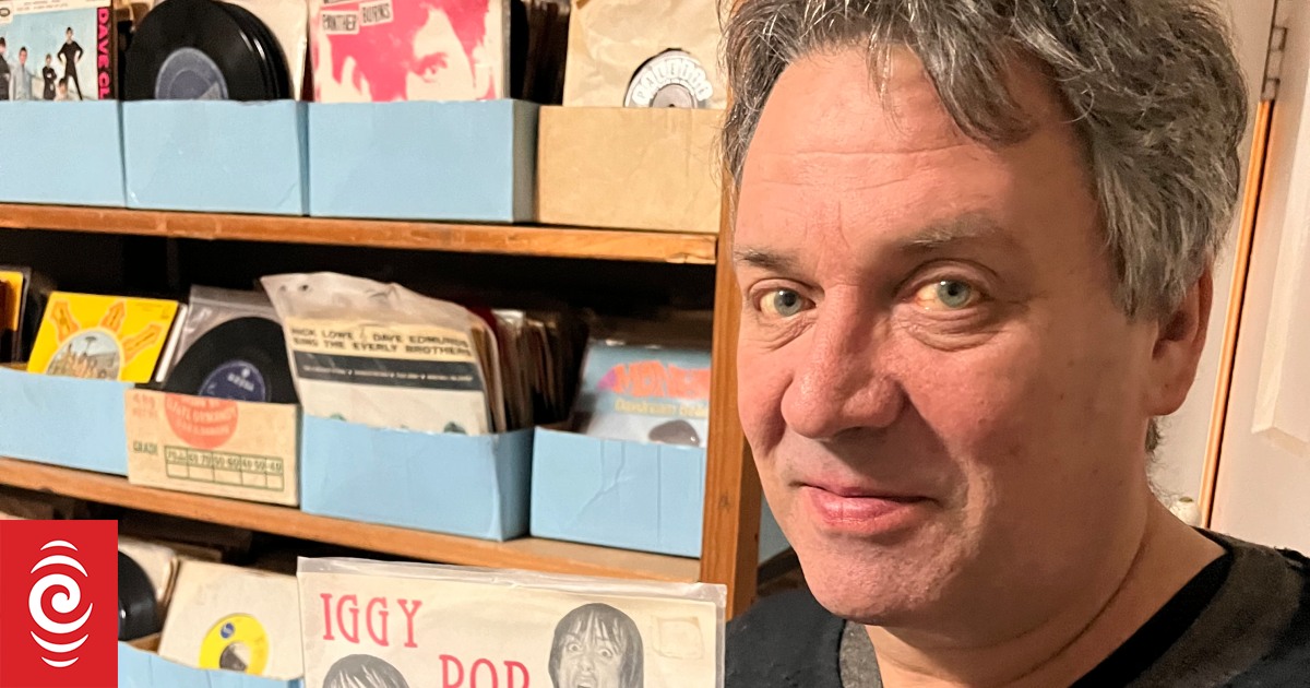 The Chills' Martin Phillipps sells rare Flying Nun vinyl and memorabilia - Vimarsana News