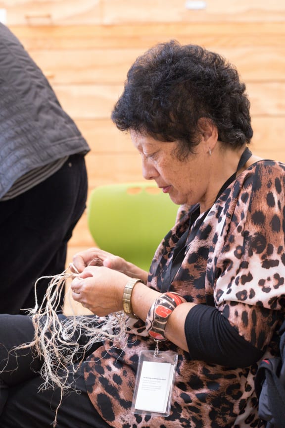 Expert weaver Kahutoi Te Kanawa who was a member of the Taumata Māreikura (expert weavers).