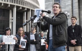 State care abuse petition, Parliament