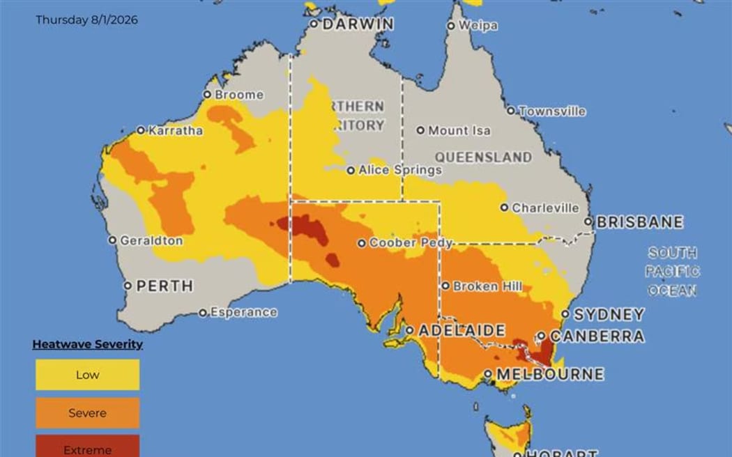 Wednesday to Friday is the peak of heatwave conditions, with parts of Victoria and NSW under extreme heatwave warnings. (ABC News)