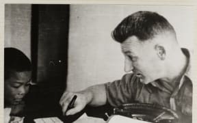 Rewi Alley teaching at Shandan School, Gansu, China 1940s [Alexander Turnbull Library]