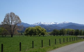 Farmers and growers argue that a dam will help solve increasing water shortages in rural Tasman.