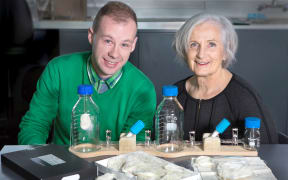 Study team members Tobi Richter and Professor Raechel Laing