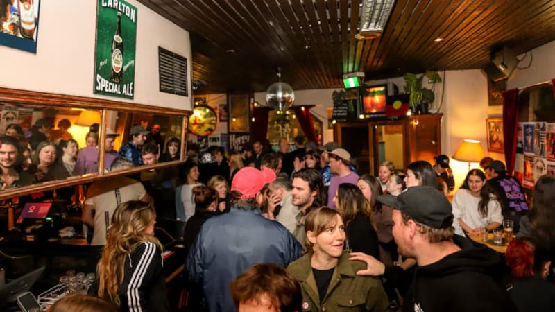 A packed front bar at The Curtin in Melbourne after free drinks were announced by Amyl and the Sniffers.