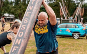 Rich Farrell strongman
