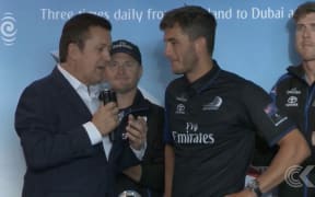 Fans cheer as Team NZ & America's Cup arrive back in Auckland