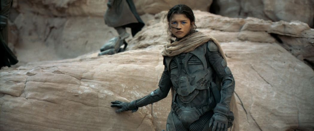 DUNE
2020
de Denis Villeneuve
Zendaya.
d'apres le roman de Frank Herbert
based on a novel by Frank Herbert
Collection Christophel © Warner Bros. - Legendary Entertainment - Villeneuve