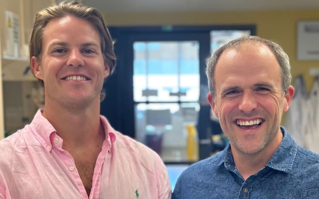 Dr Victor Dieriks and Dr James Wiseman of University of Auckland's Centre for Brain Research