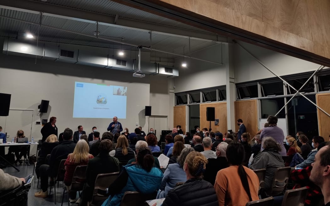 Hutt City Council held a community hui on Stokes Valley traffic woes on 4 August 2022.