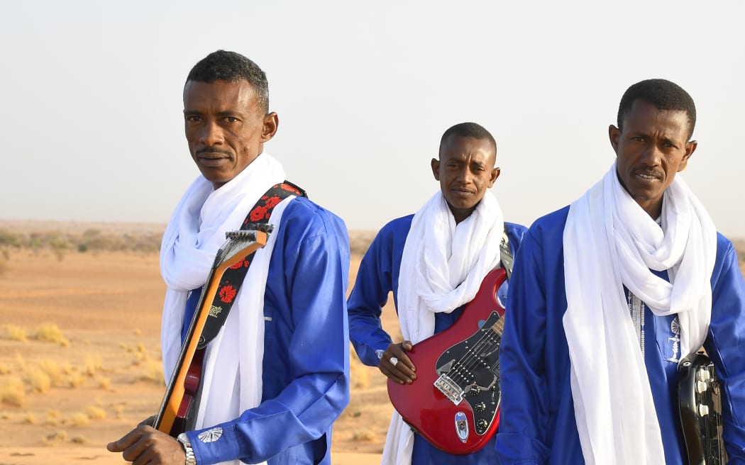 Etran de'Lair infuse traditional Tuareg music with desert rock.