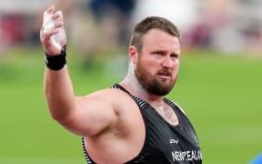 Tom Walsh gets red flagged at Tokyo Olympics shot put qualifying.