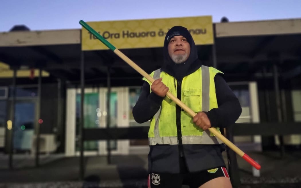 Cultural support worker at Māori health provider Tui Ora, Kyle Ratapu is an expert in mau rākau which translates as "to bear a weapon".