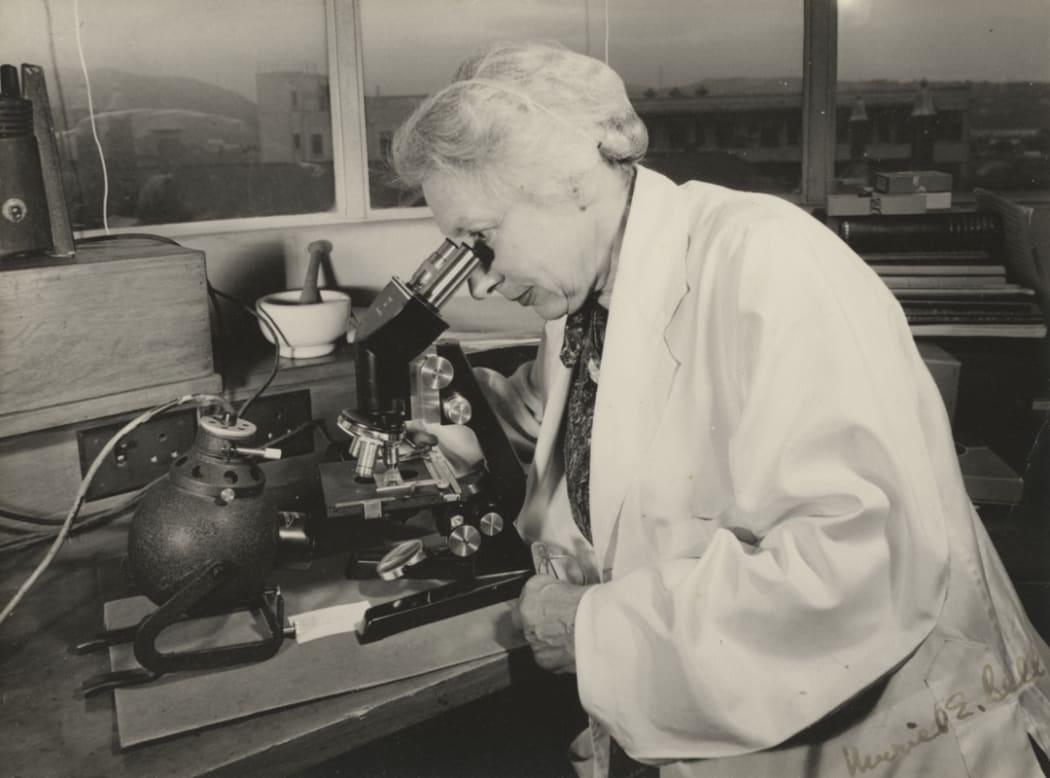 Dr Muriel Bell