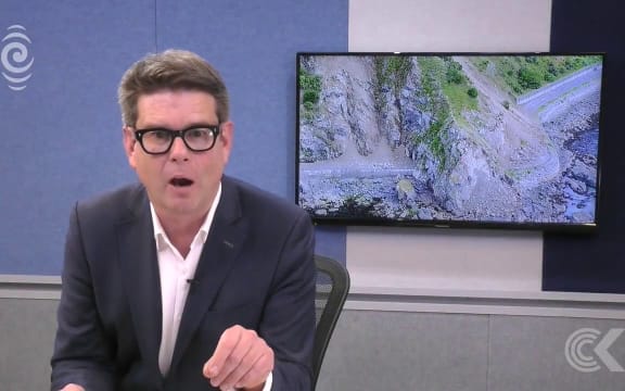 Hundreds take shelter at Takahanga Marae