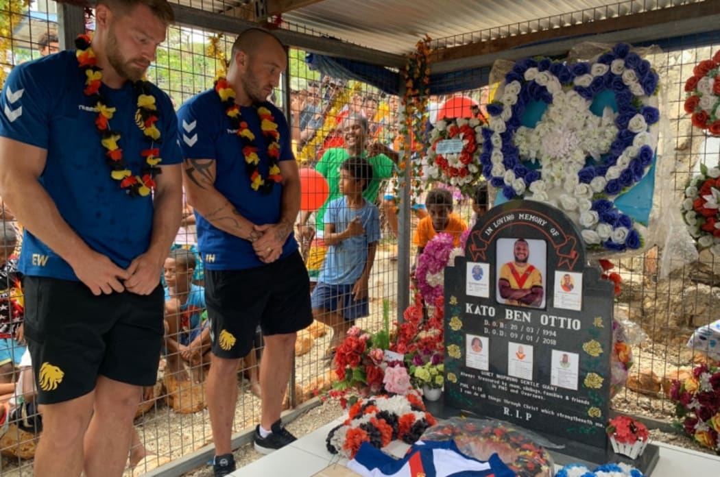 The Great Britain rugby league team visited the village of former PNG international Kato Ottio.