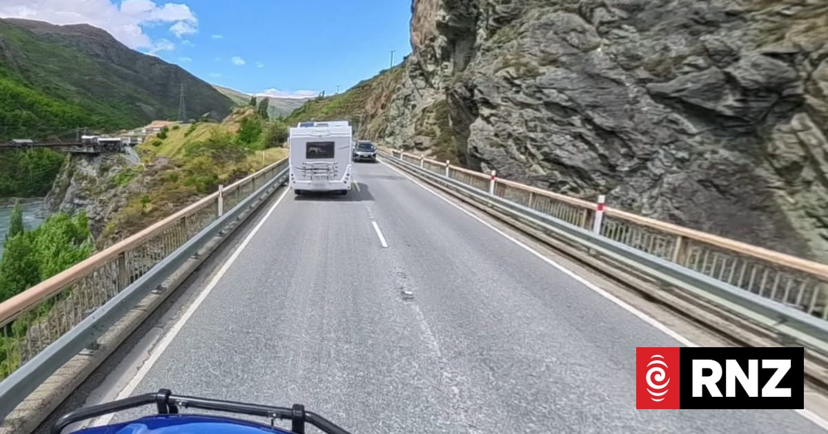 SH6 closed after serious crash at Kawarau Bridge