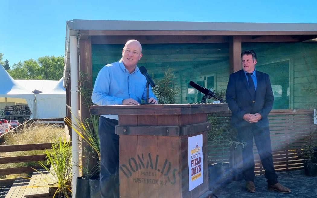 Prime Minister Christopher Luxon and Steve Henderson at the Southern Field Days.