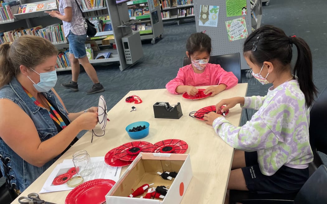Auckland libraries provide a range of school holiday programmes and activities for free.