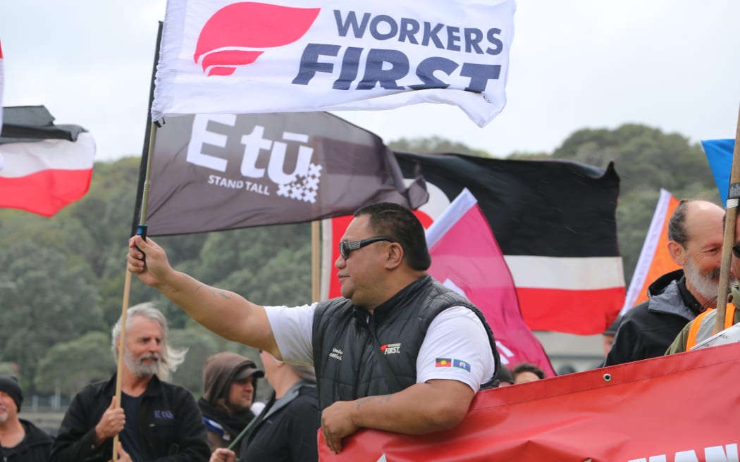 Hundreds gathered in Tāmaki Makaurau for Rā Whakamana, to hīkoi from Okahu Bay to the Port of Auckland, calling on the government to honour Te Tiriti and workers rights.