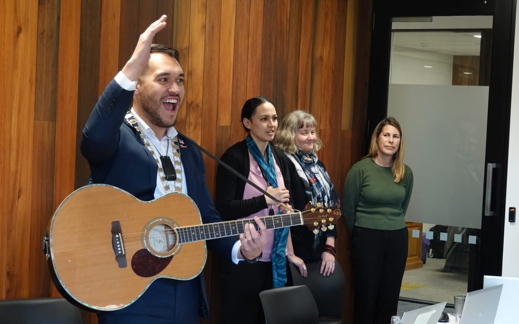 Far North Mayor Moko Tepania celebrates councillors’ unanimous decision to retain the district’s Ngā Tai o Tokerau Māori Ward. Photo: Peter de Graaf / RNZ