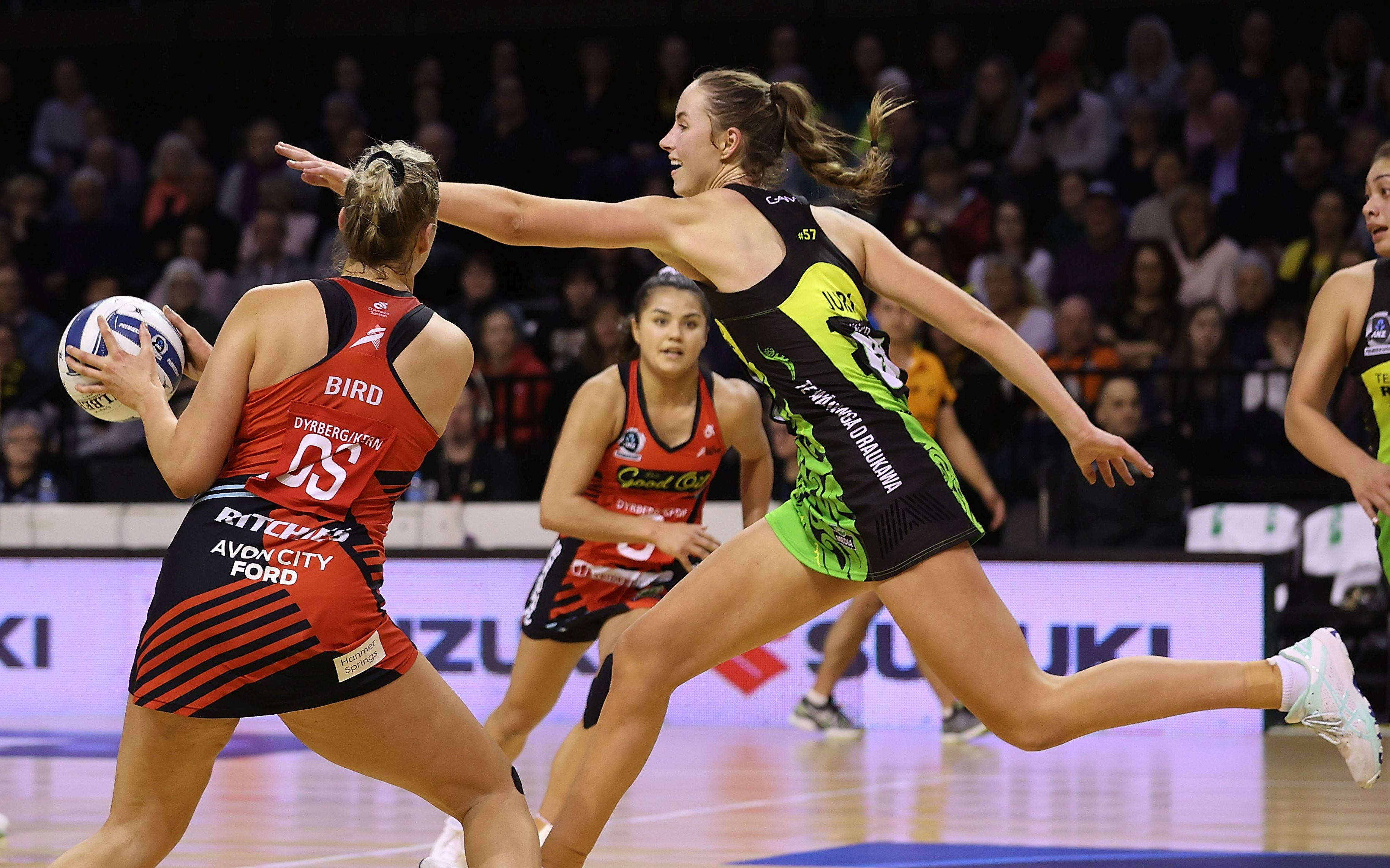Tactix Ellie Bird with Pulse's Kelly Jury.