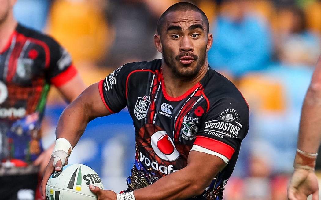 The Warriors hooker Thomas Leuluai in action.