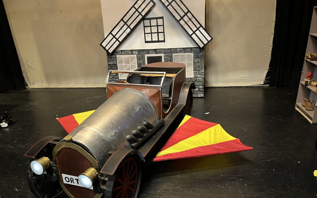 A replica of the iconic Chitty Chitty Bang Bang, built by Otamatea Repertory Theatre, is being auctioned for charity.