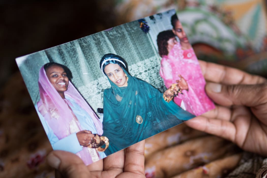 Some Muslim women like Muhubo prefer not to have their faces photographed. In a rare gesture, Muhubo has shared a wedding photo from the day she married Sheikh Muse in Christchurch in 2003.