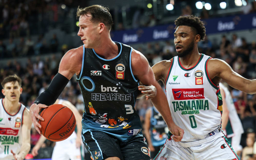 Breakers centre Sam Mennenga.