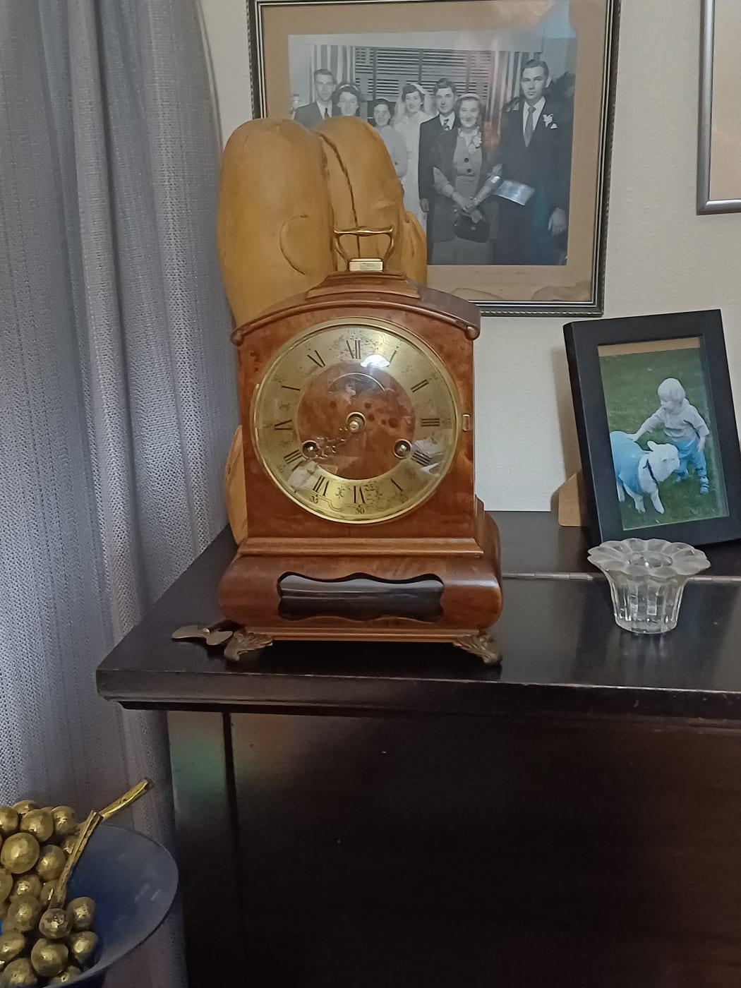 A lounge clock in its usual habitat.