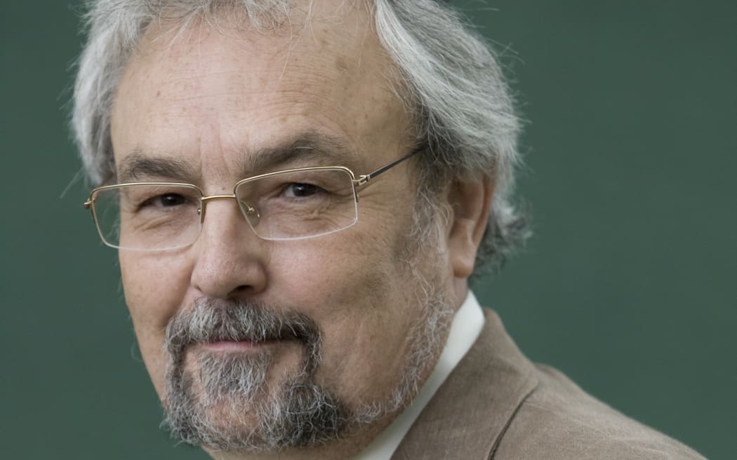 Prof Robin Dunbar