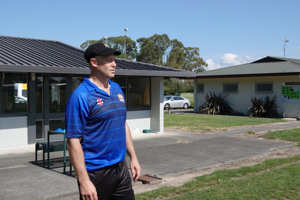 Former New Zealand cricketer Andrew Penn is again wearing Whanganui colours after a lengthy absence.