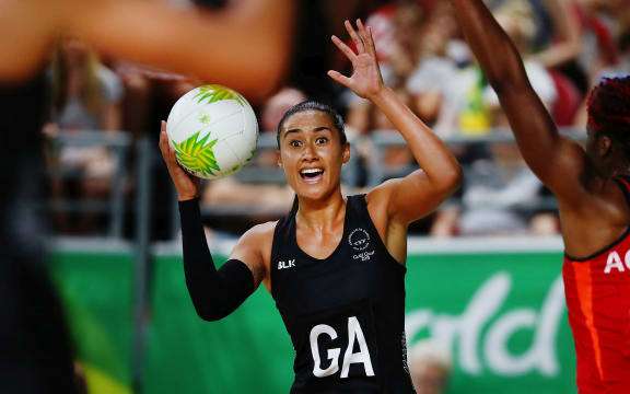 Silver Ferns shooter Maria Folau pleading with mid-courters