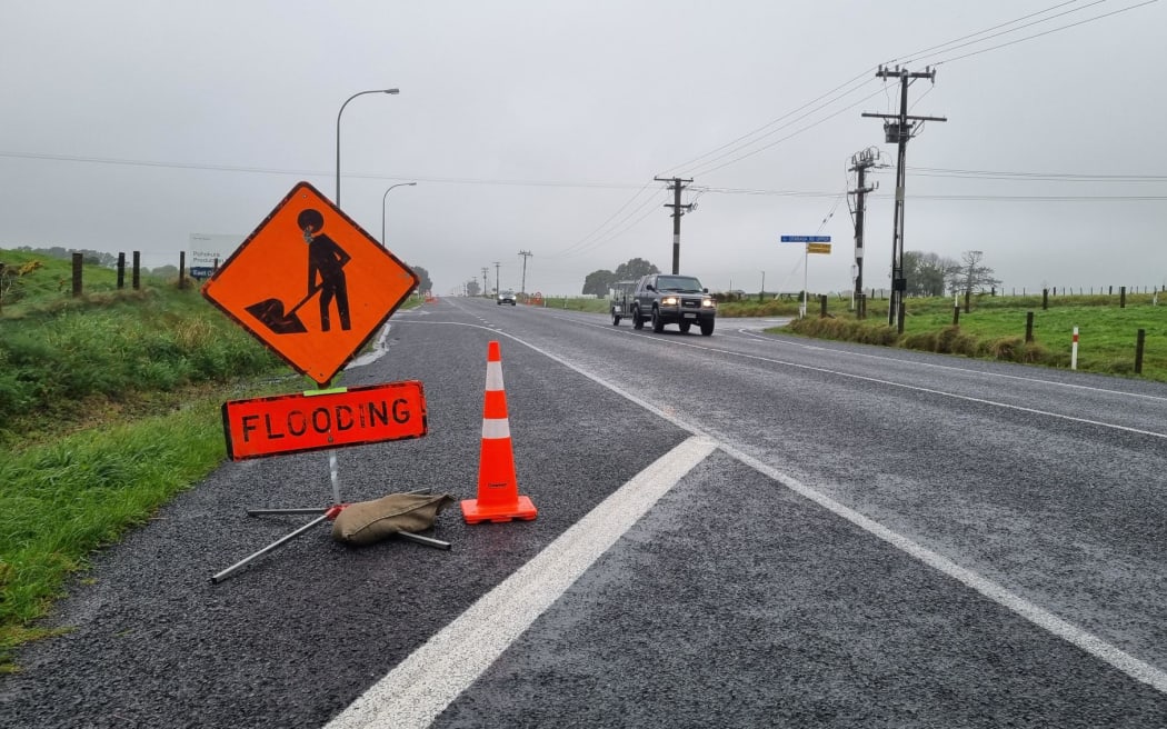 Contractors have been on site at Motunui on SH3 in Taranaki where surface flooding has forced a 70kmh speed limit to be imposed.