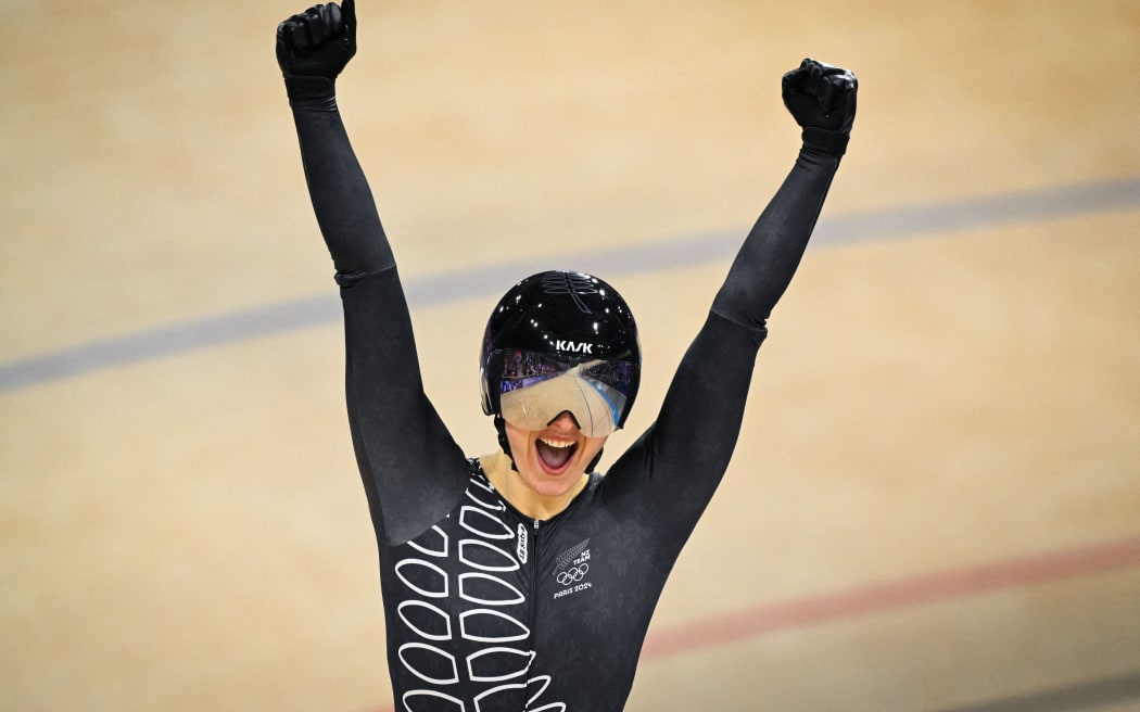 Ellesse Andrews after winning the gold medal during the cycling women's Keirin at Paris Olympic Games on 8 August, 2024 at Velodrome National in Saint-Quentin-en-Yvelines, France